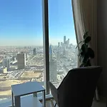 Cozy Suite With Sky View